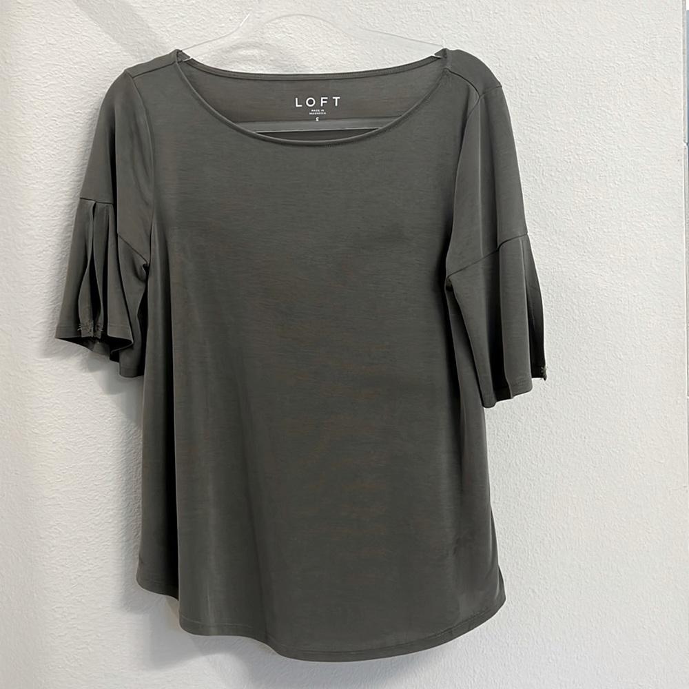 LOFT Green Casual Top
